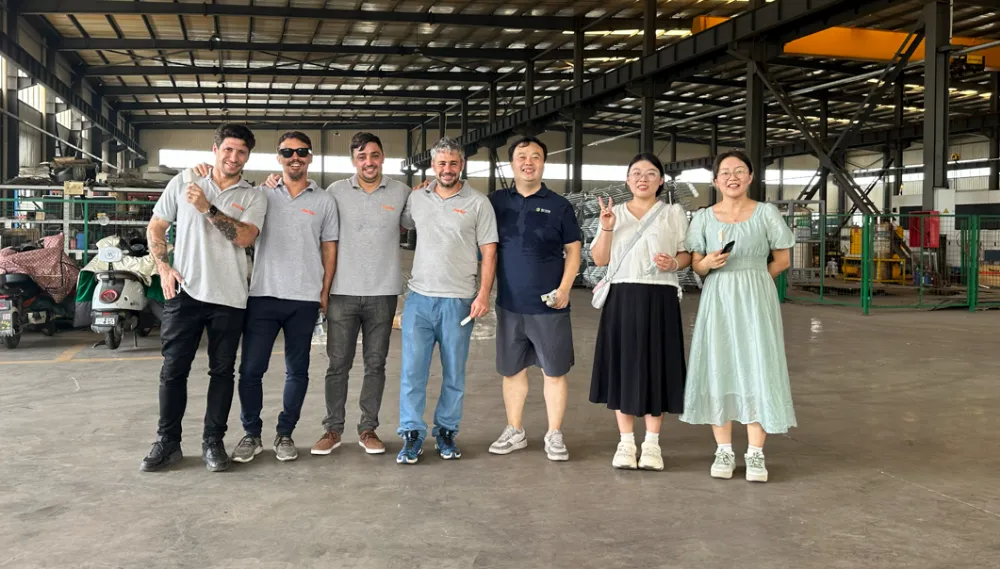 Khách hàng Mỹ Latinh ghé thăm để thảo luận về nâng cấp an toàn sinh học và làm sạch áp suất cao tập trung